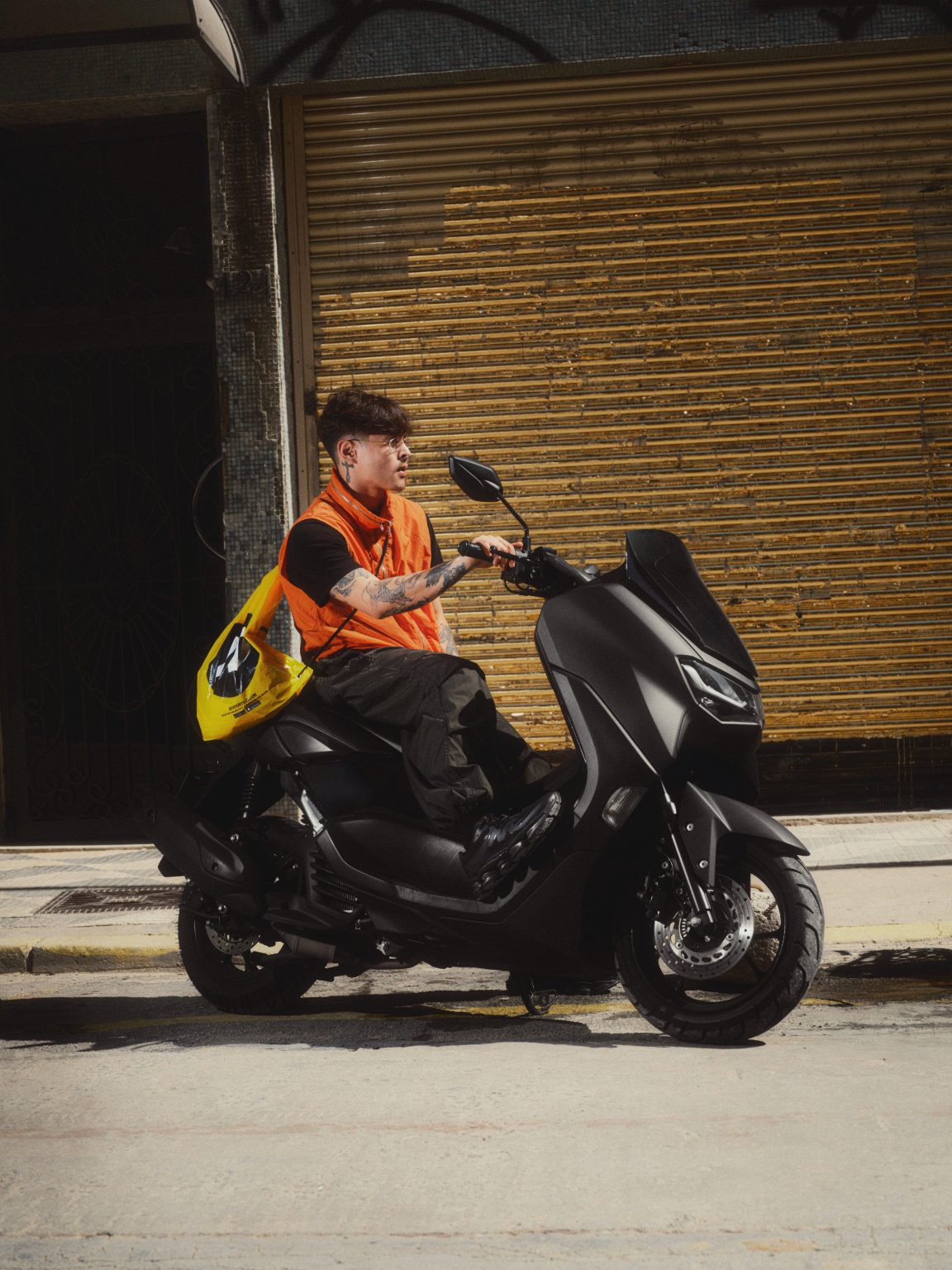 Outfit con New Balance ABZORB 2000 negras