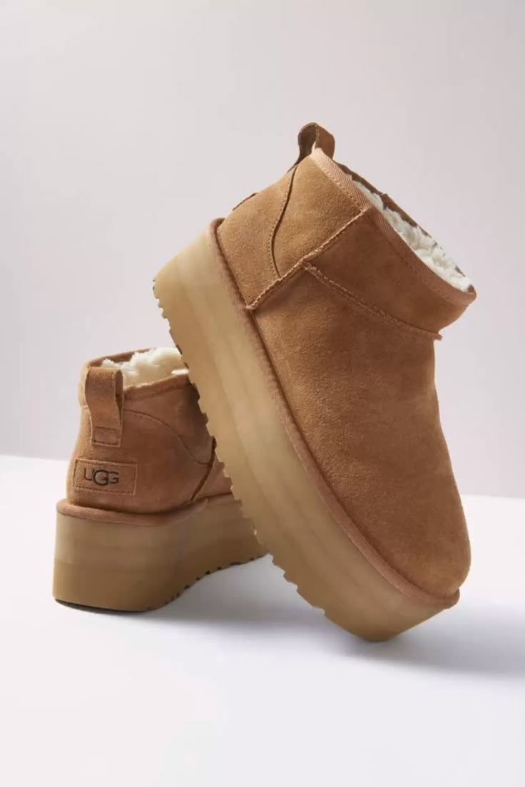 Stivaletti UGG Classic Mini Platform con suola alta