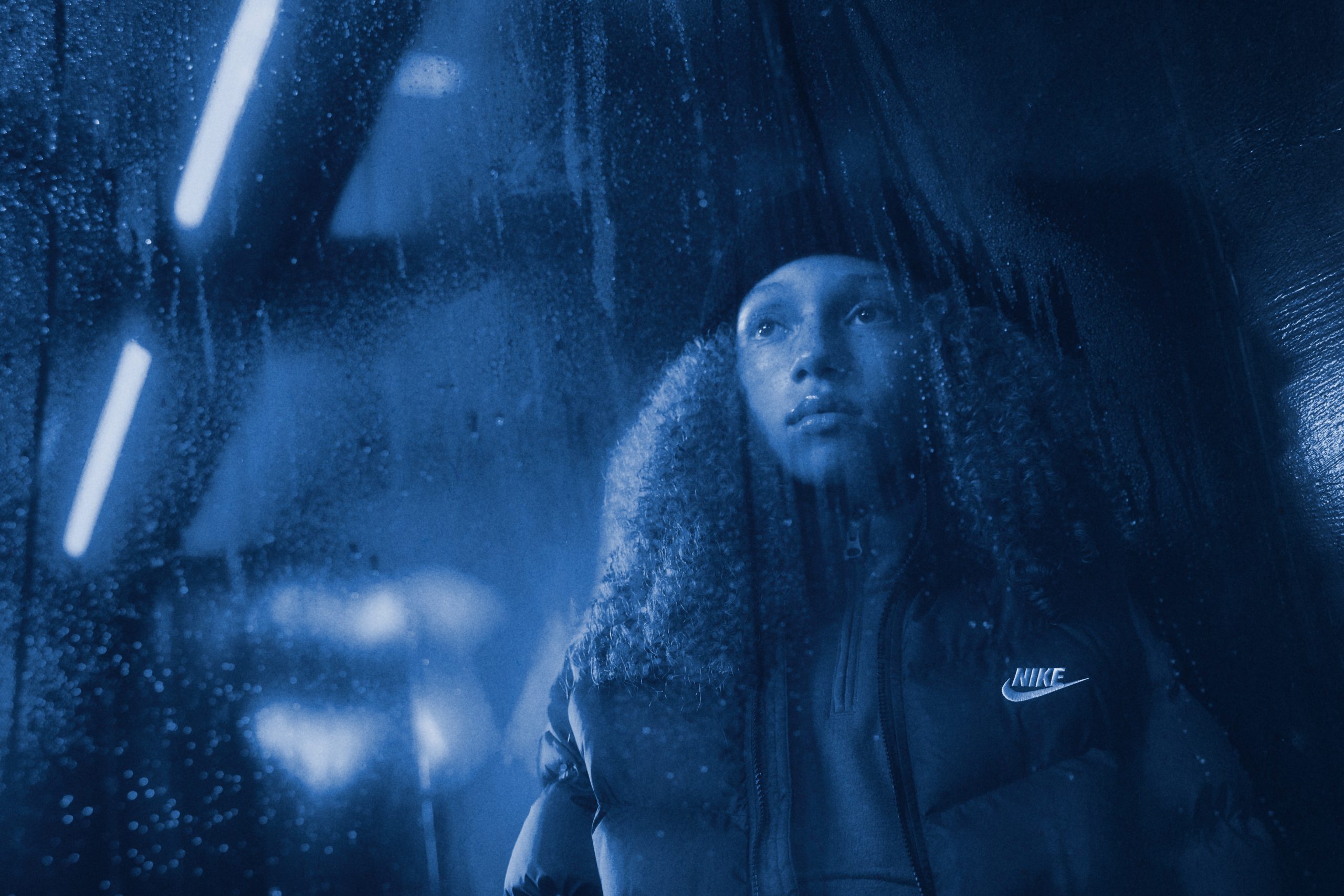 Campagna Halloween Layers JD Sports: look dark in stile cianotipo