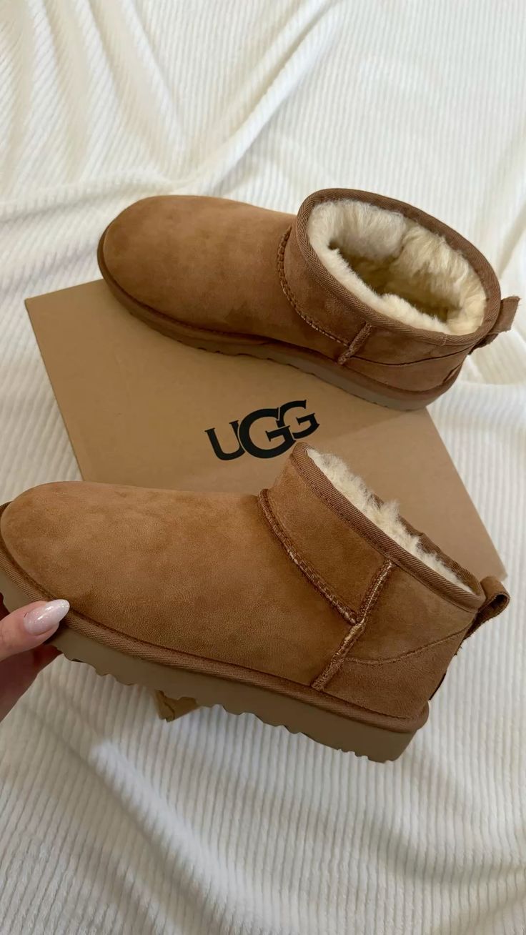 Stivaletti UGG Classic Ultra Mini